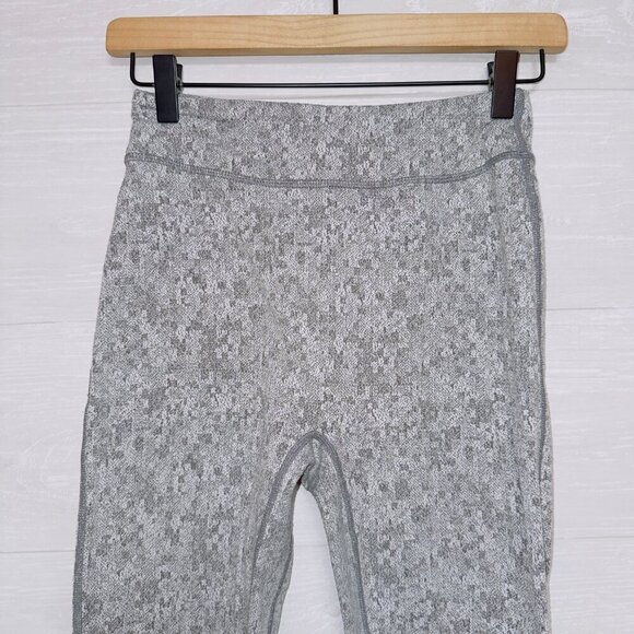 Gymshark The Texture Fleur Leggings size small - Picture 2 of 5